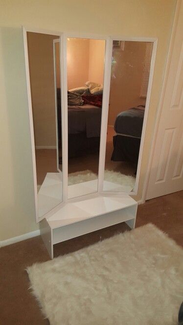 Simple DIY 3-way mirror area. Perfect for getting ready! 3 Way Mirror Dressing Room, Diy Get Ready Station, Small Getting Ready Area, Diy Corner Mirror Ideas, Floor Vanity Ideas Bedroom Diy, Diy Stand Up Mirror, Diy Body Mirror, Diy Long Mirror Ideas, Closet Storage Diy