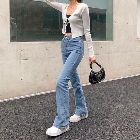 Hourglass Body Shape Outfit Ideas Stile Kendall Jenner, Outfit Ideas Korean, Tennis Skirt Outfit, Outfit Jeans, Mode Inspo, Mode Vintage, Korean Outfits, Mode Inspiration, Teen Fashion Outfits