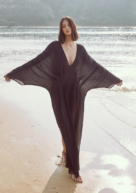 Natural Fiber Dress, Kaftan Dress Modern Pattern, Sun Clothes, Kaftan Outfit, Natural Dress, Ethereal Fashion, Flow Dress, Black Studio, Black Kaftan