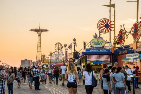 Nyc Icons, Coney Island Amusement Park, Coney Island Baby, Pictures Of New York, Summer In Nyc, Brooklyn Neighborhoods, Greenwood Cemetery, Nyc Travel Guide, Nyc Guide