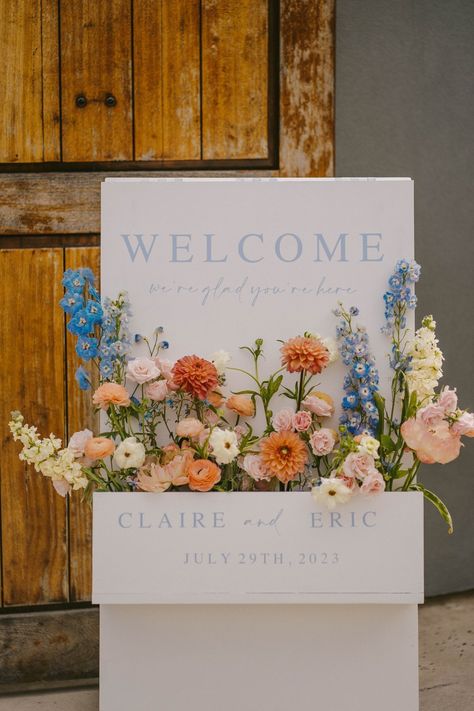 Garden Party Style Wedding, Wedding Ideas Garden Theme, Garden Party Reception Ideas, May Wedding Themes, Wedding Aesthetic Spring, Garden Summer Wedding, Flower Entrance Decoration, Summer Garden Wedding Flowers, Wildflower Outdoor Wedding