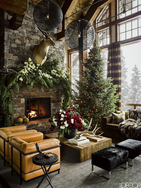 Cabin Living Room Decor, Ken Fulk, Cabin Living Room, Christmas Lodge, Cabin Christmas, Living Room Decor Curtains, Design Blogs, Christmas Decorations Living Room, Log Cabin Homes