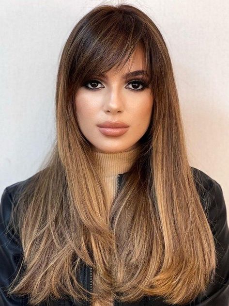 Side Bangs With Long Hair, Oval Face Bangs, Current Haircuts, Haircut For Big Forehead, Asymmetrical Haircut, Side Bangs Hairstyles, Big Forehead, Flat Hair, Work Hairstyles