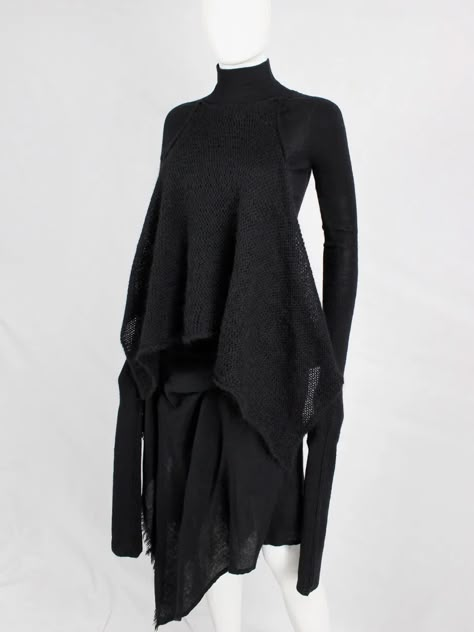 Bunka Fashion College, Yoji Yamamoto, Draping Fashion, Essence Collection, Archive Fashion, Black Jumper, Minimal Outfit, Extra Long Sleeves, Black Scarf