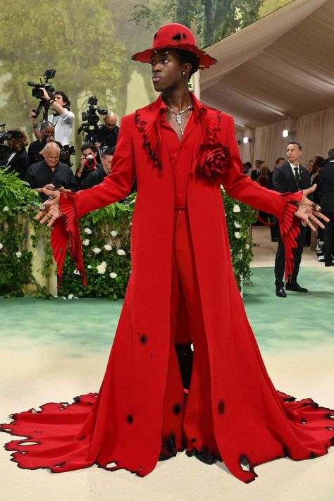 As the red carpet comes to an end, the GQ team selects their best-dressed men of the night. Best Red Carpet Looks Men, Met Gala Men Outfit, Met Gala Looks Men, Men Met Gala Looks, Met Gala Outfits Men, Red Carpet Outfits Men, Red Carpet Men Fashion, Met Gala 2024, Wisdom Kaye