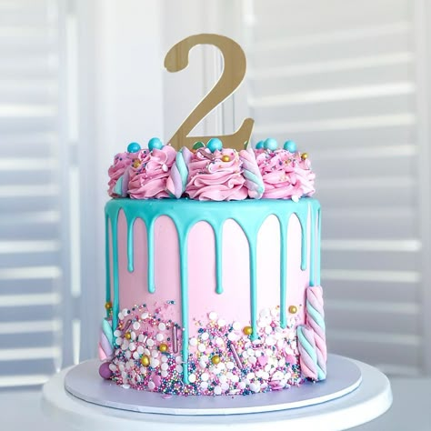 𝑺𝒖𝒈𝒂𝒓 𝒂𝒏𝒅 𝑪𝒓𝒖𝒎𝒃𝒔 shared a post on Instagram: “✨TWO✨ . Gorgeous and sweet 2nd birthday cake decorated with gold acrylic cake topper by…” • Follow their account to see 696 posts. 2 Sweet Cake Ideas, Two Sweet 2nd Birthday Cake, Two Sweet Theme Cake, Two Cute Birthday Cake, 2 Sweet Birthday Theme Cake, 2 Year Birthday Theme Girl Cake, Two Sweet Birthday Cake Ideas, Birthday Cake Baby Girl 2 Year, Third Birthday Cake Girl