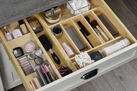 Vanity Drawer with Partitions and Dividers #bathroomvanity #bathroomstorage #bathroomdesign Floating Vanity Bathroom, Transitional Style Bathroom, Floating Vanities, Bathroom Vanity Drawers, Cabinetry Ideas, Modern Traditional Style, Bathroom Organizing, Bathroom Vanity Storage, Bath Closet