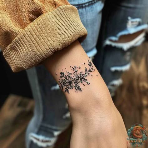 Womens Delicate Sleeve Tattoo, Wrist Tattoo Feminine, Flower Inner Wrist Tattoo, Sunflower Wrist Tattoo Bracelet, Nature Loving Tattoos, Anklets Tattoo For Women, Wristlet Tattoos For Women, Daisy Wrist Tattoos For Women, Floral Tattoo Bracelet