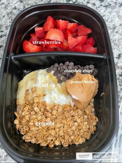 Healthy Food For On The Go, Healthy After School Snack Ideas, Healthy Snack Inspiration, Healthy Snacks At Store, Healthy Low Cal Recipes, Healthy Food Ideas For Picky Eaters, Yogurt Lunch Ideas, Healthy Girl Meals, Healthy Snacks Easy Quick Lunch Ideas