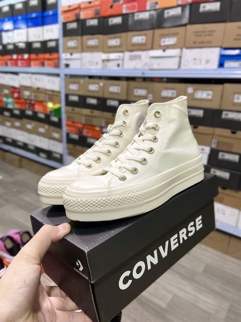 Converse Chuck Taylor All Star Lift OX"Beige/White" .564885C Chuck Taylor All Star Lift, Puma Platform, Platform Sneaker, Converse Chuck Taylor All Star, Puma Platform Sneakers, Converse Chuck Taylor High, Chuck Taylors High Top, Converse High, Converse High Tops