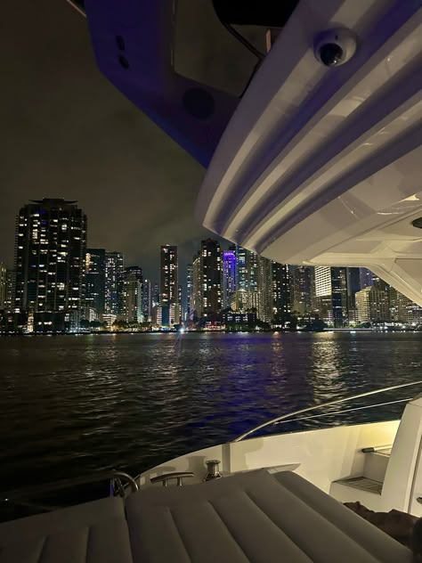 Yacht Night Aesthetic, Dark Blue Summer Aesthetic, Miami Rich Aesthetic, Yacht In Miami, Miami At Night Aesthetic, Miami Yacht Aesthetic, Miami Night Aesthetic, Yacht At Night, Luxury Yacht Aesthetic