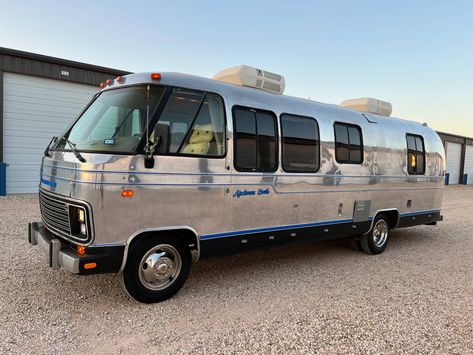 Vintage Motorhome For Sale, Used Campers For Sale, Gmc Motorhome For Sale, Vintage Campers For Sale, Airstream Motorhome, Motor Homes For Sale, House Boats For Sale, Vintage Motorhome, Caravan Interiors