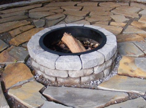 DIY Fire Pit Diy Birthday Presents, Fire Pit Video, Cheap Fire Pit, Fire Pit Essentials, Easy Fire Pit, Small Fire Pit, Wedding Hair With Cathedral Veil, Hair With Cathedral Veil, Rustic Fire Pits