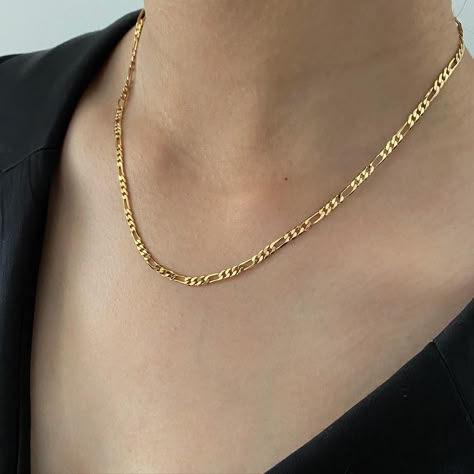 Gold Filigree Necklace, Gold Figaro Chain, Real Gold Necklace, Real Gold Chains, Gold Locket Necklace, Modern Gold Jewelry, Pretty Jewelry Necklaces, Gold Chain Design, Instagram Jewelry