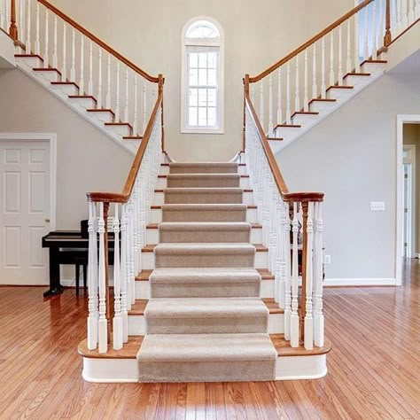 Traditional Stairs, Wide Staircase, Fancy Staircases, Feature Staircase, Fancy Stairs, Central Staircase, Round Stairs, Pools For Small Yards, Double Staircase