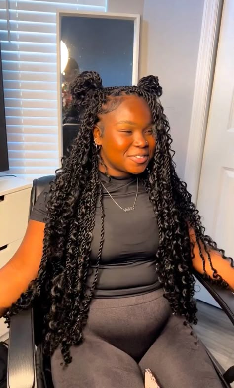 Styles With Island Twist, Style Island Twist, Island Twist Style Ideas, Boho Twists Hairstyle, Medium Island Twist Hairstyle, Criss Cross Island Twist, Ways To Style Island Twist Hairstyle, Styles For Island Twist, Hairstyles For Island Twist