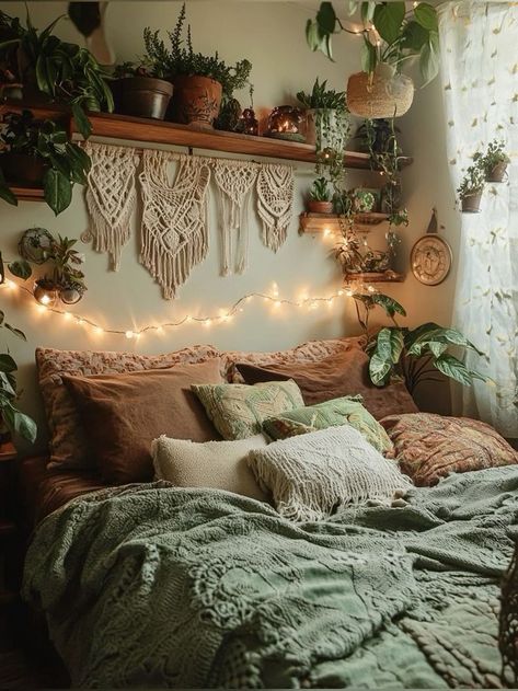 Bohemian Plant Bedroom, Mountain Boho Bedroom, Earthy Boho Dorm Room, Earthy Boho Decor, Jungle Boho Bedroom, Boho Gray Bedroom, Earth Room Aesthetic, Earthy Boho Room, Earthy Bedroom Bohemian