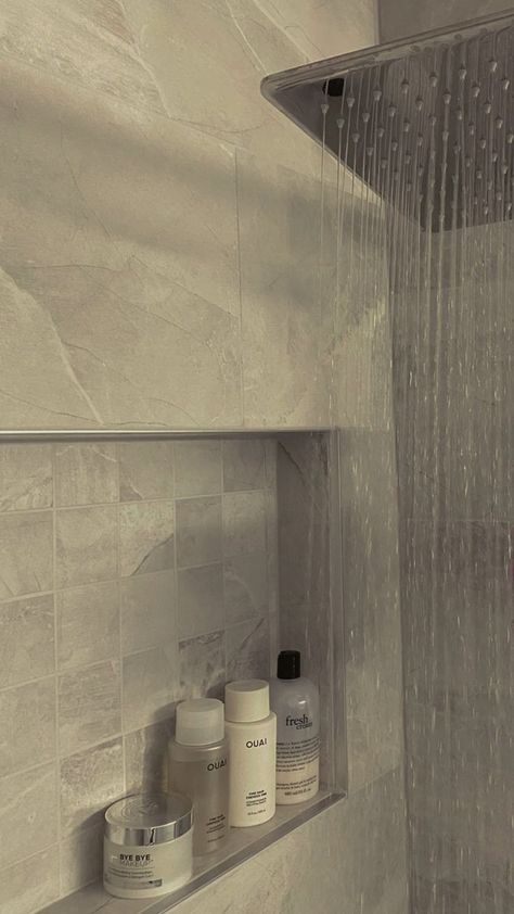 Shower Athstetic, Running Shower Aesthetic, Clean Minimalist Bathroom, Hotel Shower Aesthetic, Cute Shower Aesthetic, Luxury Shower Aesthetic, Shower Asthetic Picture, Clean Shower Aesthetic, Shower Room Aesthetic