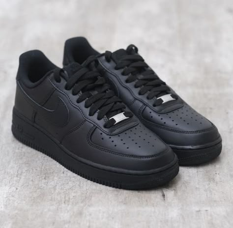 Air Force Noir, Air Force 1 Noir, Nike Air Force Black, Zapatillas Nike Air Force, Tenis Air Force, Air Force One Shoes, Air Force Shoes, White Nike Shoes, Black Nike Shoes