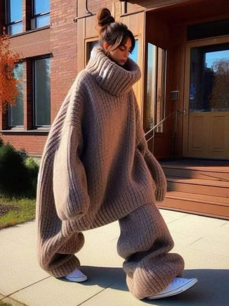 Giant Knit Sweater, Weird Sweaters, Giant Sweater, Big Sweater Outfit, Chunky Knit Sweaters, Sweaters For Fall, Oversized Aesthetic, Open Weave Sweater, Knitwear Trends