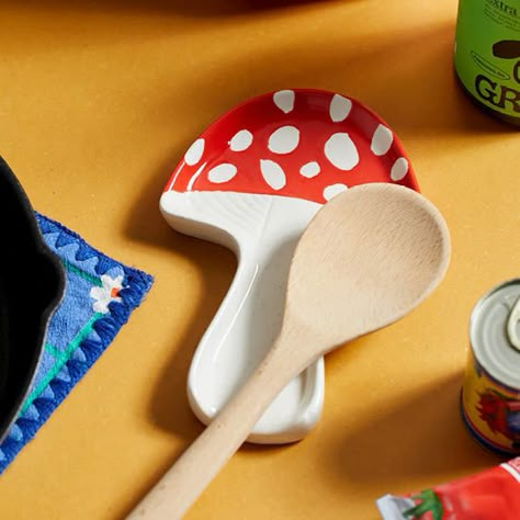 Spoon Rest Diy, Urban Outfitters Kitchen, Mushroom Spoon, Mushroom Silhouette, Red And White Mushroom, Amanita Mushroom, Ideas Ceramica, Toadstool Mushroom, Mug Storage