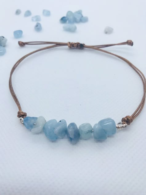 Gem Chip Bracelet, Stone Chip Bracelet Ideas, Crystal Chip Jewelry, March Bracelet, Crystal Chip Bracelet, Chip Bracelet, Crystal Bead Jewelry, Aquamarine Bracelet, Bracelets Handmade Diy