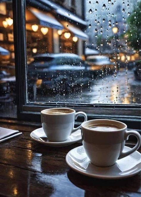 Rainy Day Coffee Shop, Rain And Coffee, Rainy Window, Rainy Day Aesthetic, Roses Book, Coffee Shop Aesthetic, Cups Of Coffee, Coffee Obsession, Power Nap