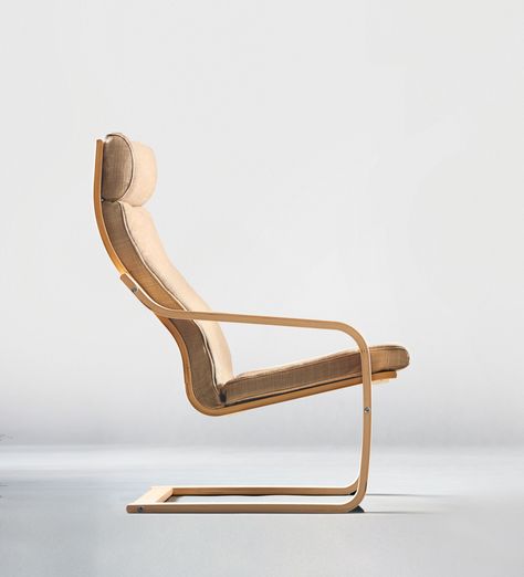 Why IKEA’s Poäng Chair matters Poang Chair, Ikea Poang Chair, Lack Coffee Table, Earthy Home, Chair Ideas, Ikea Chair, Best Selling Products, Ideas Ikea, Minimalist Lighting