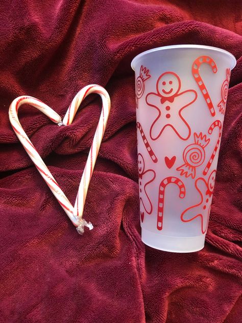 Candy Cane Gingerbread, Christmas Starbucks, To Go Cup, No Coffee, Coffee Lovers Gift, Coffee Christmas, Recipe Ideas Easy, Baking Gift, Resin Tumblers