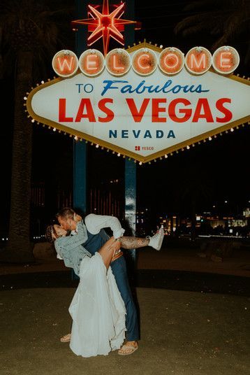 This couple ended their elopement with some epic photos at the las vegas sign, captured by las vegas wedding photographer brazen honey films. Cute Vegas Wedding Ideas, Couples In Vegas, Vegas Wedding Aesthetic Elvis, Las Vegas Couple Aesthetic, Married By Elvis Las Vegas Weddings, Eloping In Vegas Aesthetic, Married In Vegas Aesthetic, Elopement In Vegas, Western Vegas Wedding