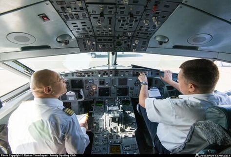 Fokker f100 cockpit Most Stressful Jobs, Emirates Flights, Cabin Pressure, Delta Flight, Flight Status, Airline Pilot, Cancelled Flight, International Airlines, Human Language