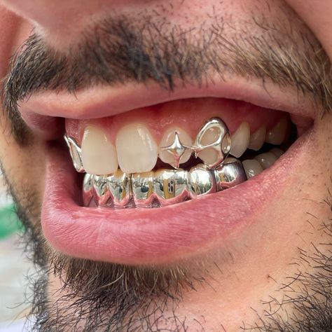 London and NYC book through my website! We’re international now :) Creative freedom custom shape, windows and 2x4 teeth on bottom in silver #grillz #grillznyc #londongrillz #silver #star Silver Grillz Men, Grillz Teeth Men, Grillz Men, Silver Grillz, Grillz Teeth, Custom Grillz, Birthday Shoot, Creative Freedom, My Website