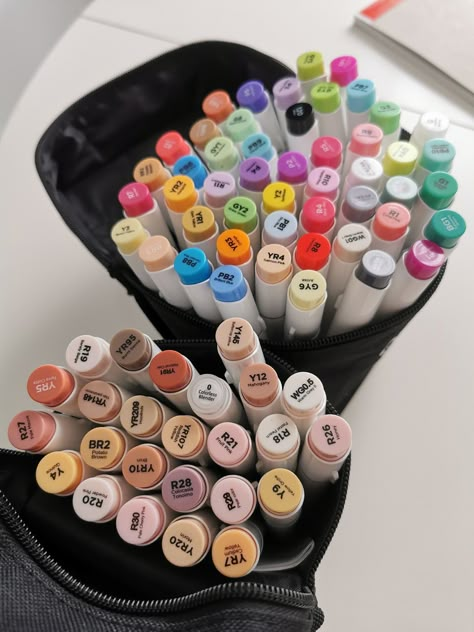 These are the alcohol-based art markers that I bought for my fashion illustrations Markers For Coloring, Marker Art Aesthetic, Art Stuff To Buy, Good Markers, Acholol Markers, Alcohol Based Markers Art, Markers Aesthetic, Aesthetic Markers, Alcoholic Markers