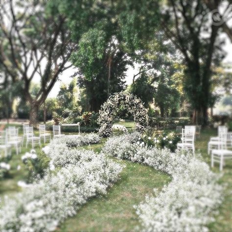 Nikah Makeup, Wedding Platform, Garden Concept, Dream Beach Wedding, Provence Wedding, Aisle Flowers, Wedding Backdrop Design, All White Wedding, Free Ticket