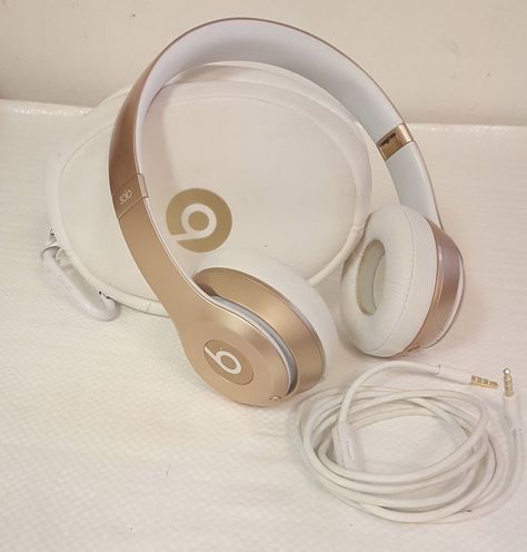 GOLD BEATS SOLO 3 WIRELESS HEADPHONES BY DR. DRE WITH CASE WORKING https://t.co/eBaPlllIpA https://t.co/BqVhYslQD2 Gold Beats, Beats Solo 3, Beats Solo, Dr Dre, Beats Headphones, Apple Products, Wireless Headphones, Over Ear Headphones, In Ear Headphones