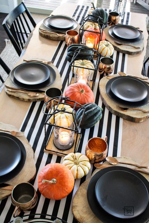 Modern Halloween Table - Taryn Whiteaker Décoration Table Halloween, Halloween Table Centerpieces, Halloween Chic, Halloween Table Settings, Halloween Table Decor, Halloween Party Table, Pto Ideas, Table Halloween, Halloween Tablescape