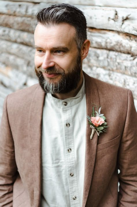 Boho Chic Groom Attire, Minimalist Groom Attire, Casual Wedding Suit For Groom, Boho Suits Men, Groom No Tie, Groom Suit Boho, Boho Wedding Men, Groom Attire Rustic, Boho Wedding Attire