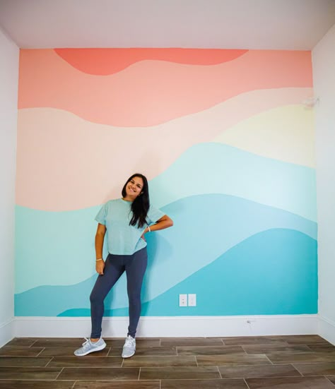 Cool Painted Walls Bedroom, Easy Colorful Wall Mural, Beach Mural Bedroom, Pastel Room Paint Ideas, Easy Paint Mural Ideas, Playroom Wall Mural Ideas, Girls Wall Paint Ideas, Cute Wall Murals Room Ideas, Cricut Wall Mural