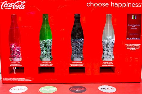 Coca Cola Marketing, Brand Activation Ideas, Experiential Marketing Events, Interaktives Design, Marketing Activations, 광고 디자인, Experiential Marketing, Street Marketing, Pop Display