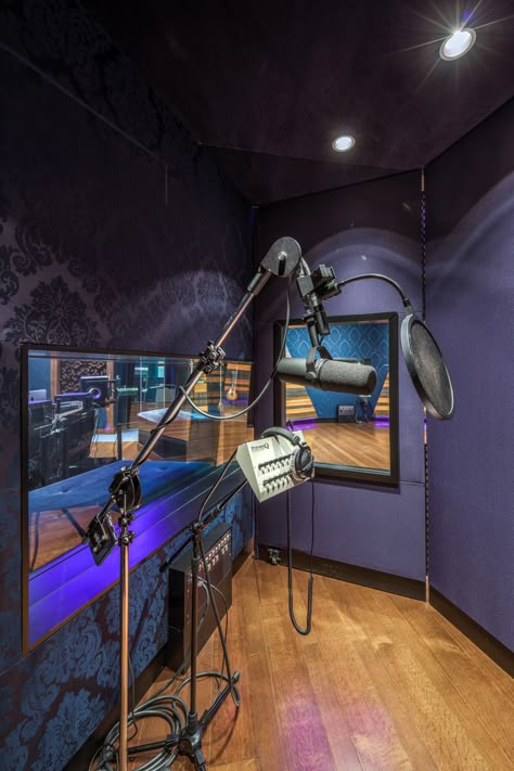 Royal House Recording Music Studio In House, Studio Recording Aesthetic, Home Recording Studio Aesthetic, Music Studio Room Luxury, Producer Room, Studio Aesthetic Music, Music Studio Interior, Music Studio Room Design, Diy Music Studio