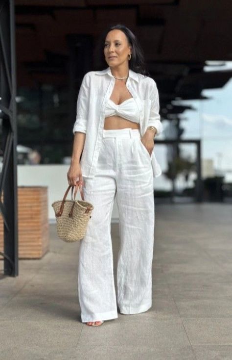 All White Beach Party Outfit, White Beach Outfit, Mexico Vacation Outfits, Dresses Straight, Beach Party Outfits, Telling A Story, Elegant Outfit Classy, Cruise Outfits, Easy Trendy Outfits