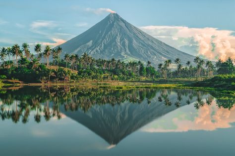 12 Best Places In The Philippines To Visit Philippines Travel Photography, Philippines Best Places, Philippine Photography, Phillipines Travel, Philippines Aesthetic, Philippines Country, Places In Philippines, Philippines Photography, Places In The Philippines