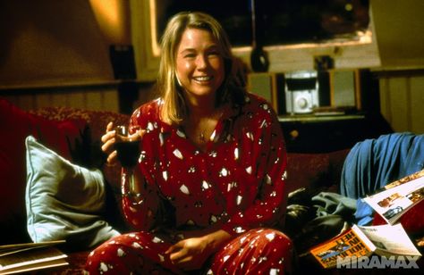 And of course, we can't forget the wine. Wine, wine, wine. Renee Zellweger Bridget Jones, Bridget Jones Movies, Bridget Jones's Diary, Bridget Jones Baby, Frazzled English Woman, Renée Zellweger, Bridget Jones Diary, Annie Hall, Vince Vaughn