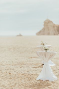 Beach Cocktail Hour, Blue And White Beach Wedding, Wedding Cocktail Hour Ideas, Oyster Wedding, Wedding Colors Navy, Groom Watch, Cocktail Hour Ideas, White Beach Wedding, Wedding Surprise