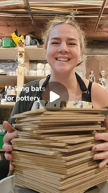 Pottery Bats, Pottery Tools Storage, Pottery Hacks, Pottery Studio Ideas, Ceramic Tools, Advanced Ceramics, Pottery Workshop, Pottery Videos, Clay Studio