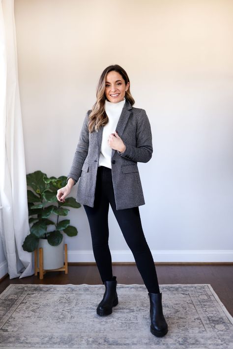 Midsize Winter Work Outfits, Business Professional Outfits Boots, Seattle Work Outfits, Casual Office Outfits Winter, Wednesday Work Outfit Winter, Business Sweater Outfits, Fall Blazer Outfits For Women Work, Easy Work Outfits Winter, Netherland Outfits