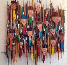 Classe D'art, Art Altéré, Paint Brush Art, Junk Art, Collaborative Art, Middle School Art, Innsbruck, Recycled Art, Assemblage Art