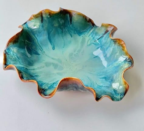 Handmade Pottery Bowls Design, Ceramic Vessels Ideas, Blue Rutile, Textured Turquoise, Ceramics Pottery Bowls, Ceramics Studio, Pottery Painting Designs, Pottery Handbuilding, Diy Ceramic