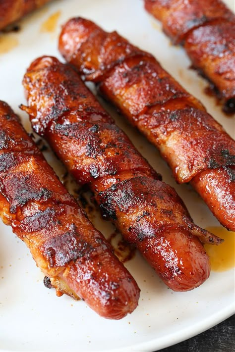 These Bacon Wrapped Hot Dogs are the ultimate hot dog recipe! Super crispy bacon with a snap from the hot dog, coated with a sweet and spicy glaze! Smothered Hot Dogs, Hotdogs With Bacon, Jumbo Hot Dogs, Bacon Hotdogs Recipes, Hot Dogs With Bacon, Bacon Wrapped Hot Dogs Grilled, Hot Dog Wiener Recipes, Fancy Hotdogs Recipe, Bacon Wrapped Hot Dogs Air Fryer