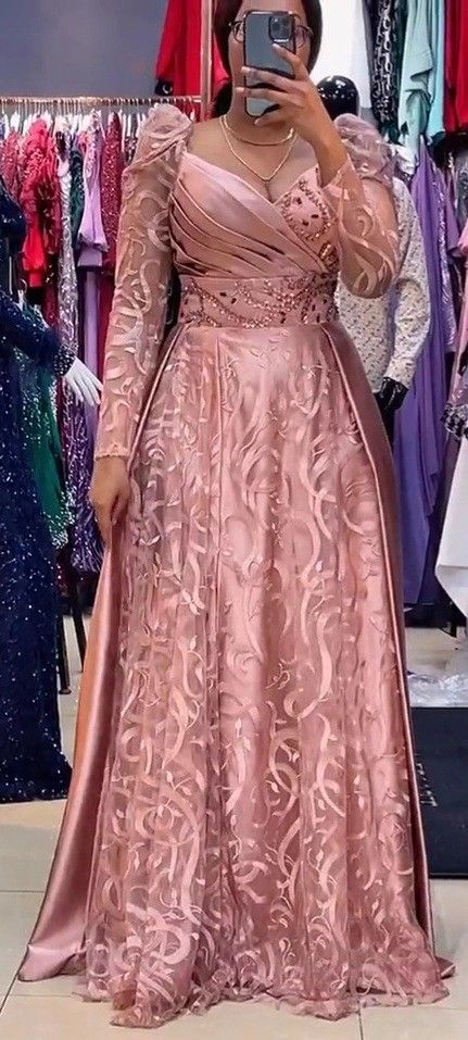 Lace Gown Styles Nigerian, Nigerian Lace Styles Dress, Nigerian Lace Styles, Natural Make Up Looks, Long African Dresses, Classy Gowns, Best African Dresses, Lace Gown Styles, Afrikaanse Mode